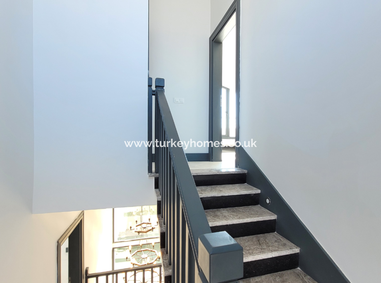 Fethiye Kargı’da Modern Tasarımlı, Bahçeli Ve Havuzlu Villa