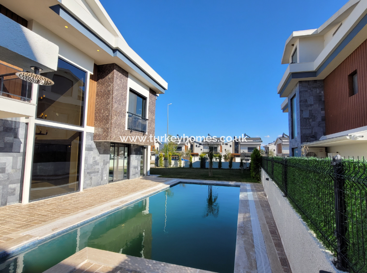 Fethiye Kargı’da Modern Tasarımlı, Bahçeli Ve Havuzlu Villa