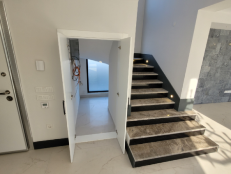 Fethiye Kargı’da Modern Tasarımlı, Bahçeli Ve Havuzlu Villa