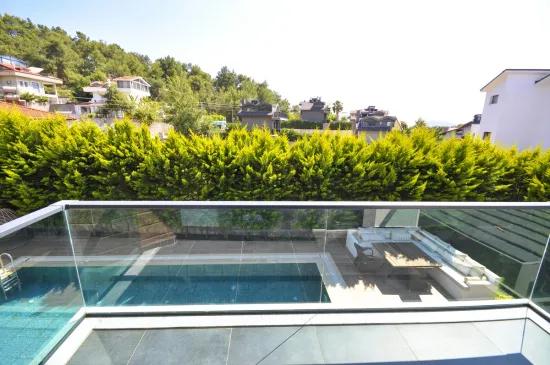 600 M² Arsa İçerisinde Özel Havuzlu Müstakil Villa