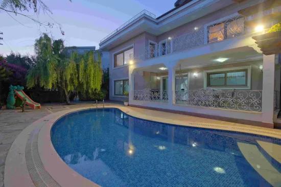 Fethiye Karagedik'te 661 M² Arsa İçinde 8+1 Özel Havuzlu Villa